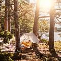 Camping im Wald © imago / MASKOT