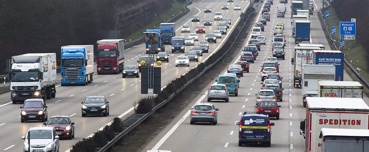 Stau auf der Autobahn © Ralph Frank / WWF