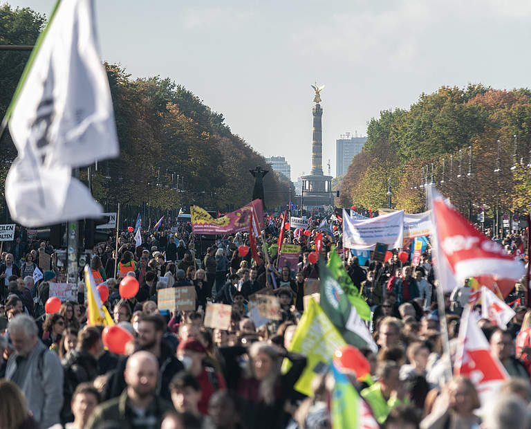 Solidarischer Herbst an der Siegessäule © Paul Lovis Wagner / Bündnis Solidarischer Herbst