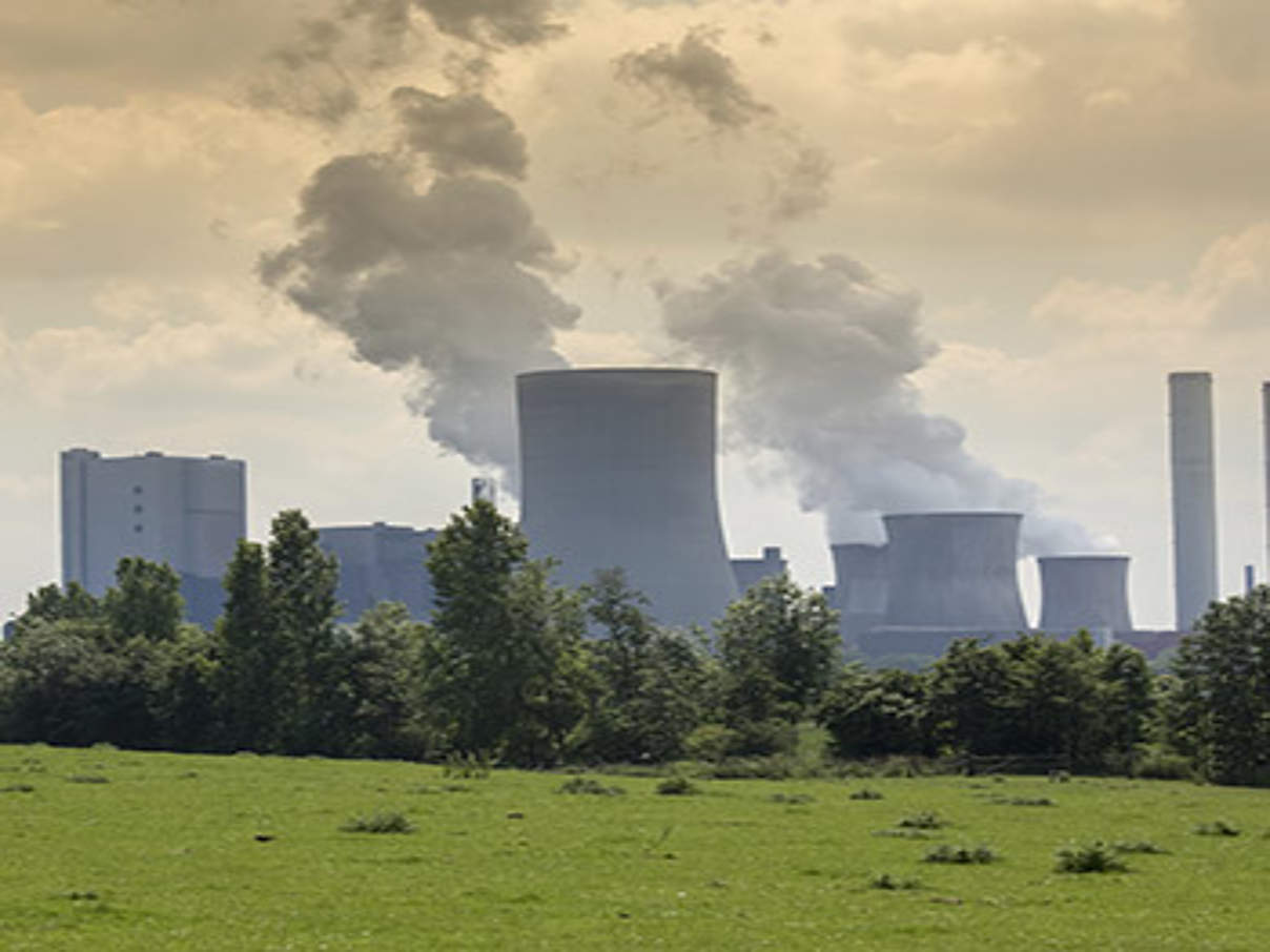 Braunkohlekraftwerk © iStock / Getty Images