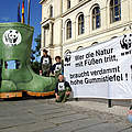 WWF-Aktion vor der Hochwasserkonferenz 2002 © Bernd Lammel / WWF