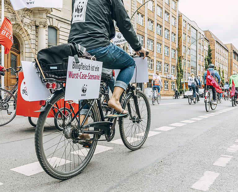 Fahrraddemo gegen Billigfleisch © Marlene Gawrisch / WWF