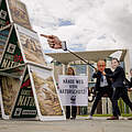 Aktion am Kanzleramt in Berlin im Rahmen der HandsOffNature Kampagne © Gordon Welters / WWF