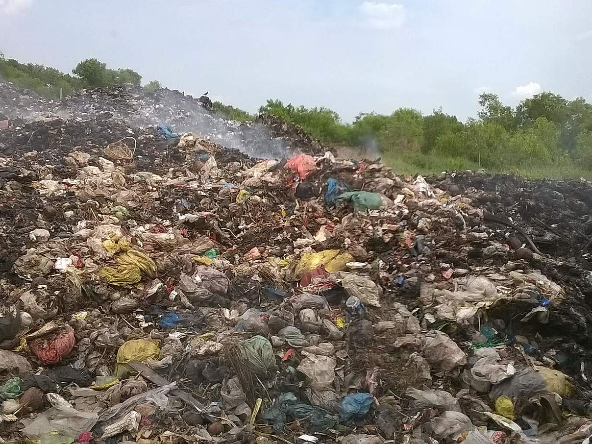 Offene Müllablagerungen in Kien Tuong © Bernhard Bauske