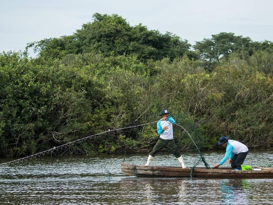 Fischer im Amazonas © Jaime Rojo / WWF-USA