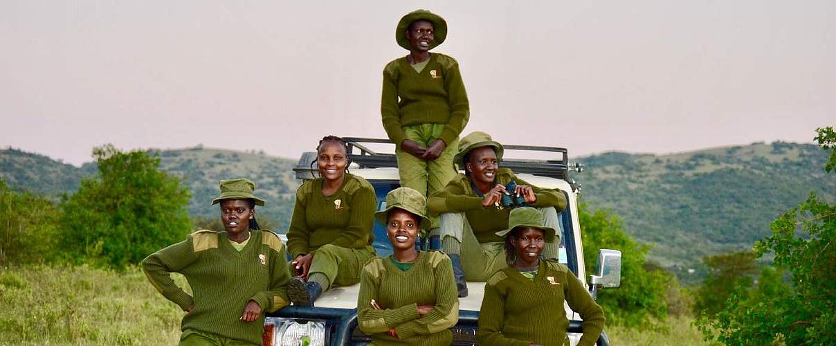 Stacy Nashipai (ganz links) mit ihren Kolleginnen © Judy Kosgei / WWF-Kenya