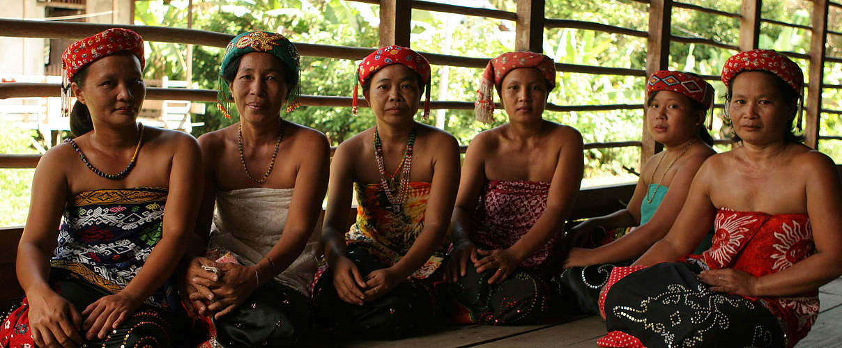 Dayakfrauen in Kalimantan © Jimmy Syahirsyah / WWF Indonesien