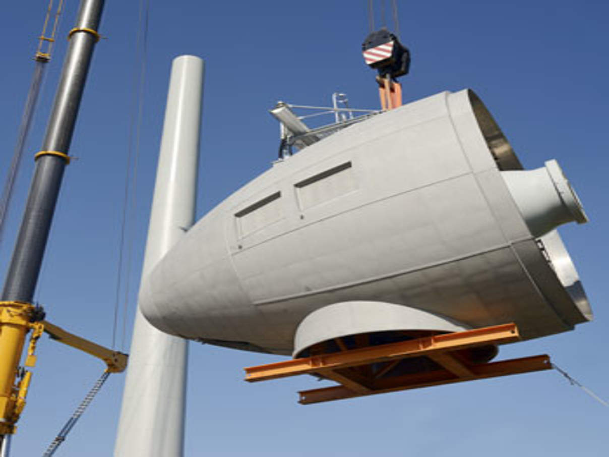 Windkraftanlagen im Bau © Axel Ellerhorst / iStock