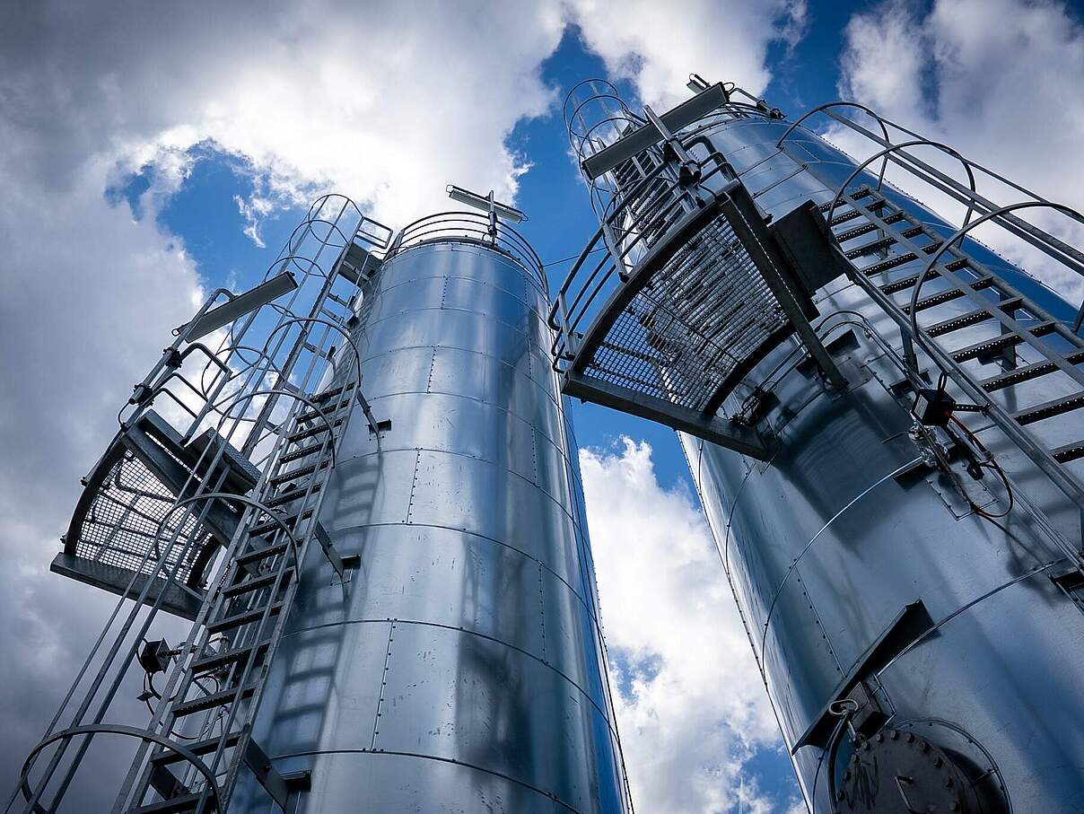 Industrielle Tanks zur Produktion bzw. Speicherung von E-Fuels