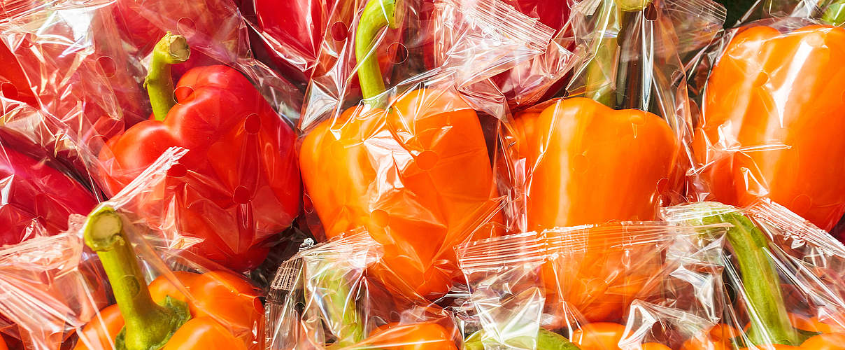 Unnötige Verpackungen aus Plastik © GettyImages