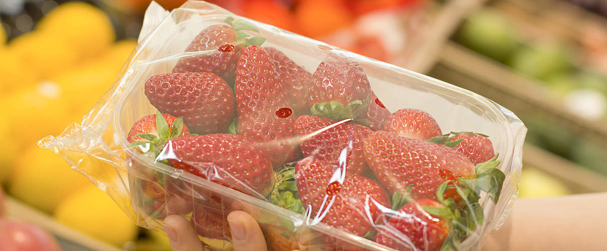 Erdbeeren im Supermarkt © Natissima / iStock Getty Images