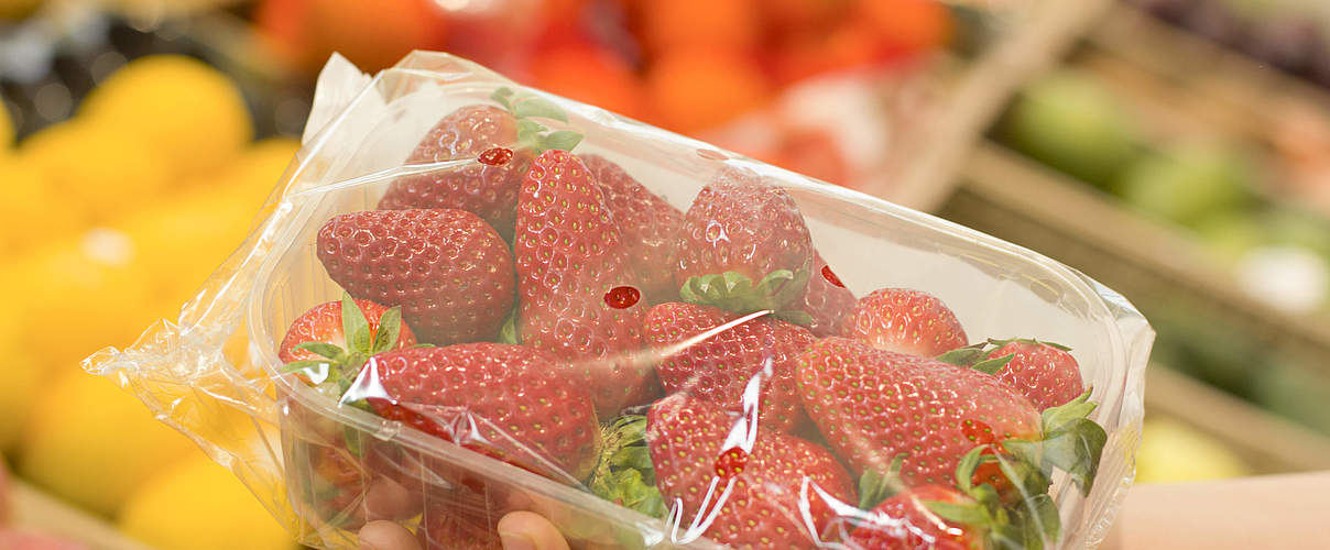Erdbeeren im Supermarkt © Natissima / iStock Getty Images