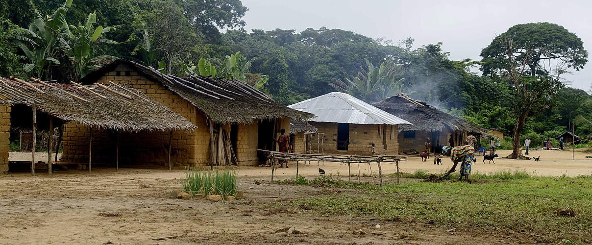 Dorf im Monkoto-Korridor in Salonga © Jonas Eriksson / WWF