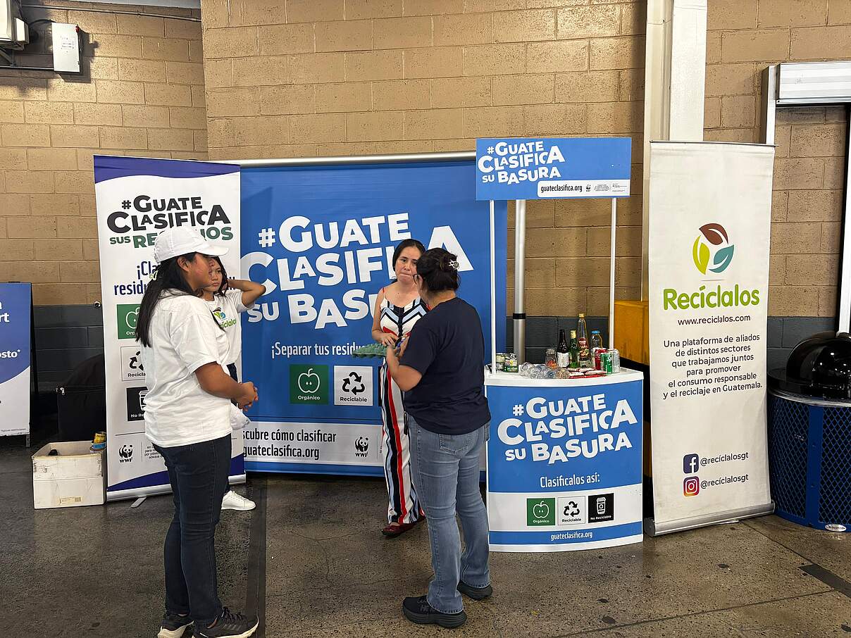 Ein Informationsstand des WWF Mesoamerika 