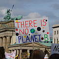 Bei der Fridays for future Demonstration brauchte es ein Teilnehmer auf den Punkt: Es gibt keinen Planet B © Luisa Sandkühler / WWF