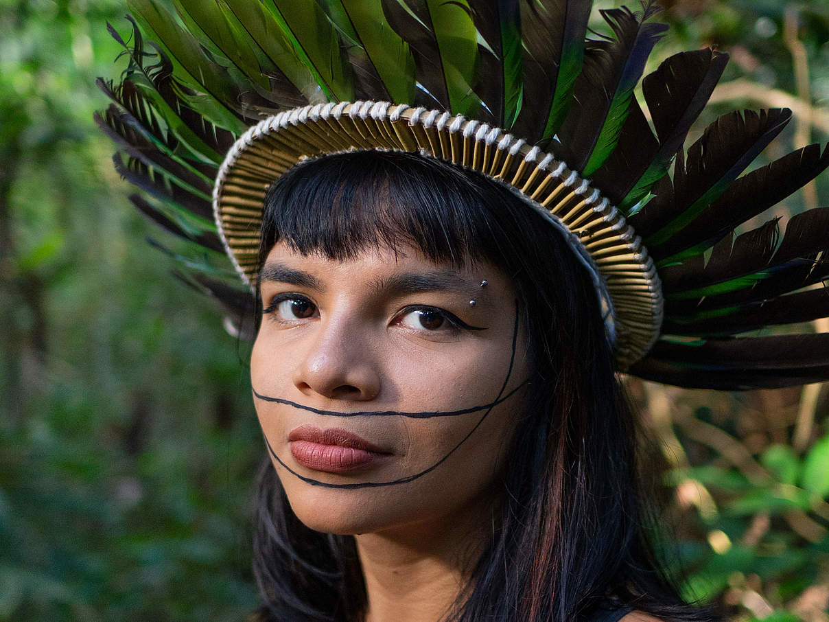 Txai Paiter Surui, Aktivistin und Jurastudentin aus Rodonia, Brasilien. © Mboakara Uru-eu-wau-wau / WWF-Brazil