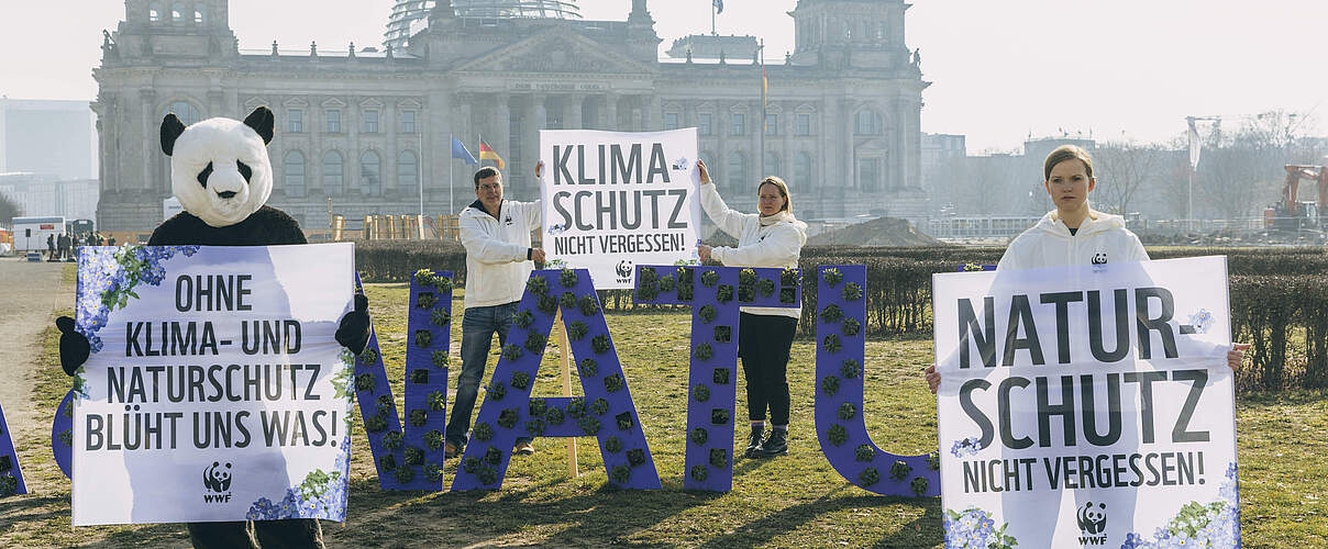 Aktion Bundestag: Vergesst Klima- und Naturschutz nicht © Marlene Gawrisch / WWF