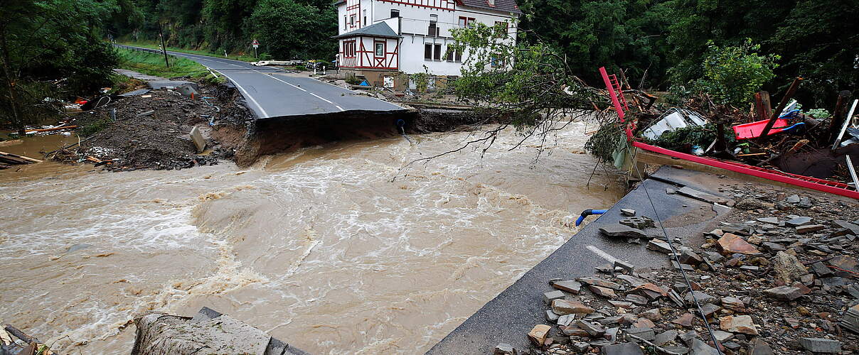 Das Hochwasser in der Gemeinde Schuld an der Ahr © picturealliance / REUTERS / Wolfgang Rattay