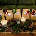 Adventskalender mit selbstgebastelten Zahlen © KJMK