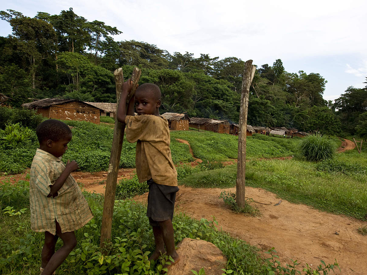 Kinder im Kongobecken © Brent Stirton / Getty Images / WWF UK 