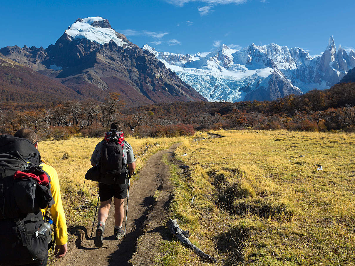 Unterwegs auf Wanderwegen in Chile © Martin Harvey / WWF