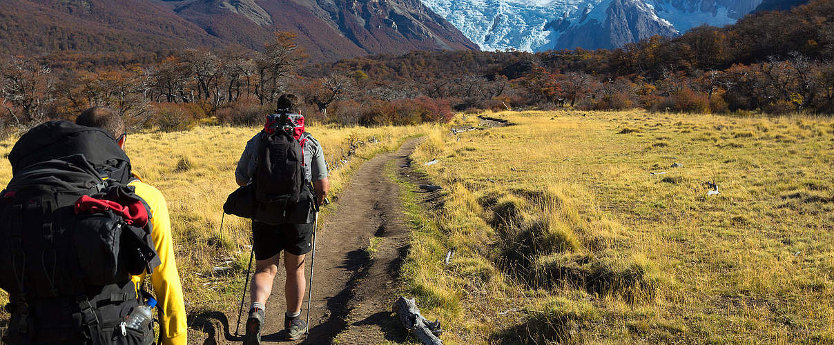 Unterwegs auf Wanderwegen in Chile © Martin Harvey / WWF