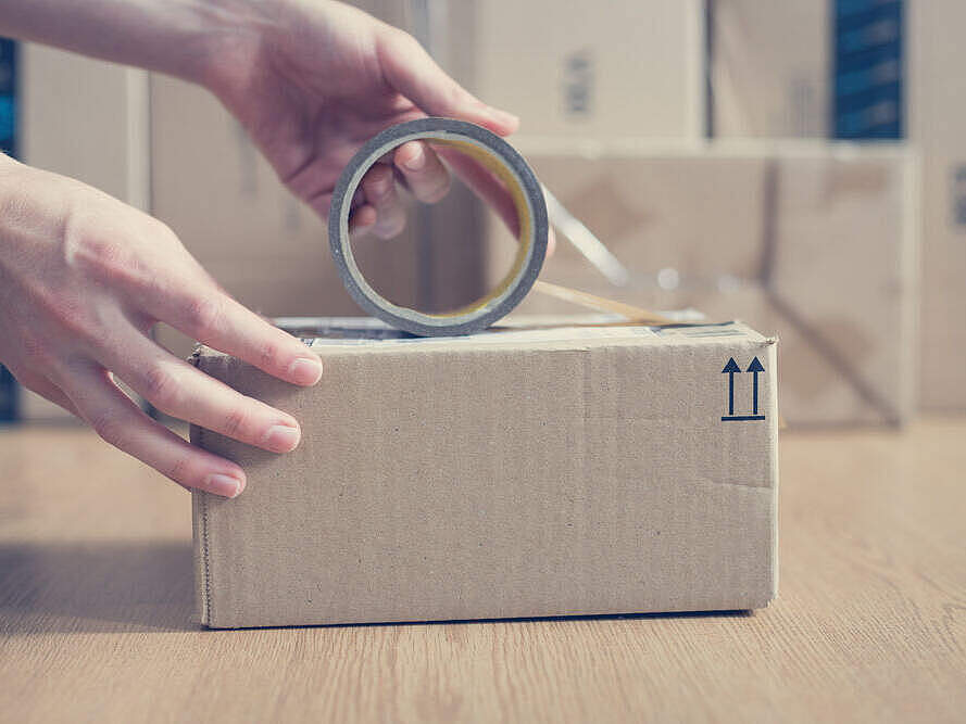 Pakete für Onlinehandel © Patrick Daxenbichler / iStock / Getty Images
