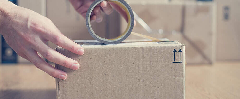 Pakete für Onlinehandel © Patrick Daxenbichler / iStock / Getty Images
