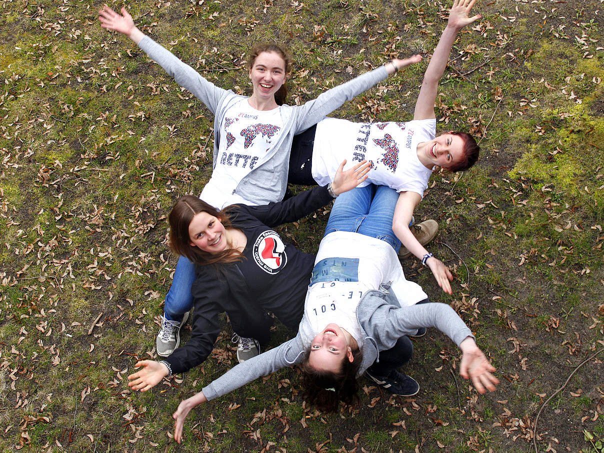 Vier junge Frauen © Arnold Morascher / WWF