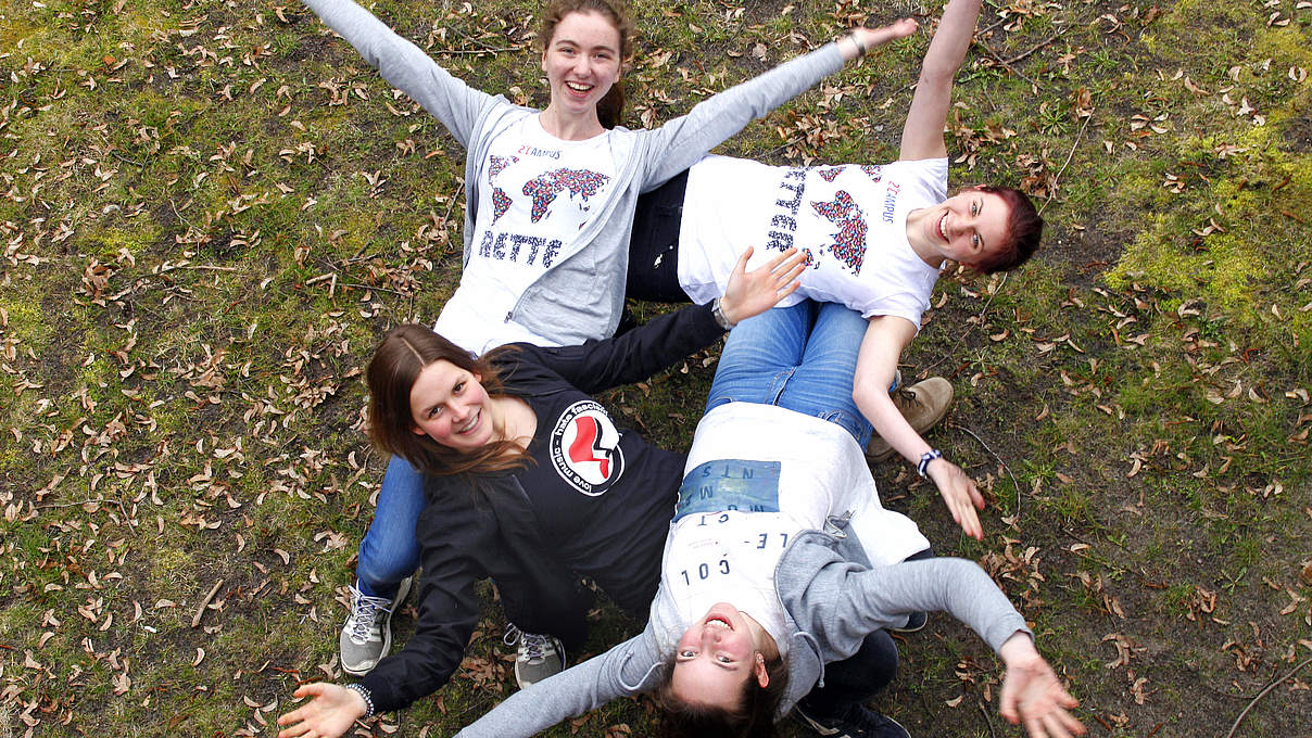 Vier junge Frauen © Arnold Morascher / WWF