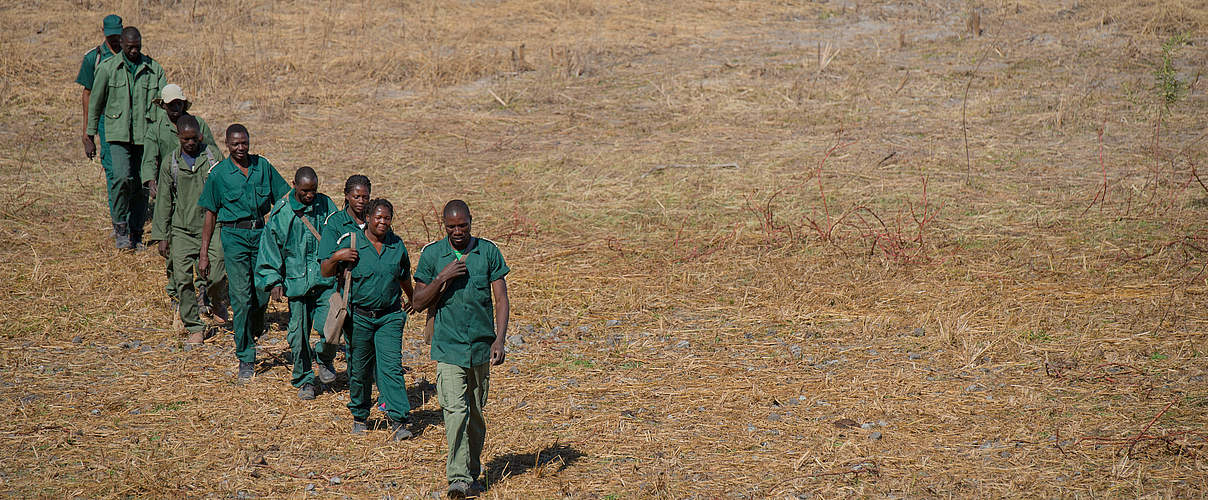 Wildhüter in der Wuparo Conservancy in Namibia auf Patrouille © Gareth Bentley / WWF USA