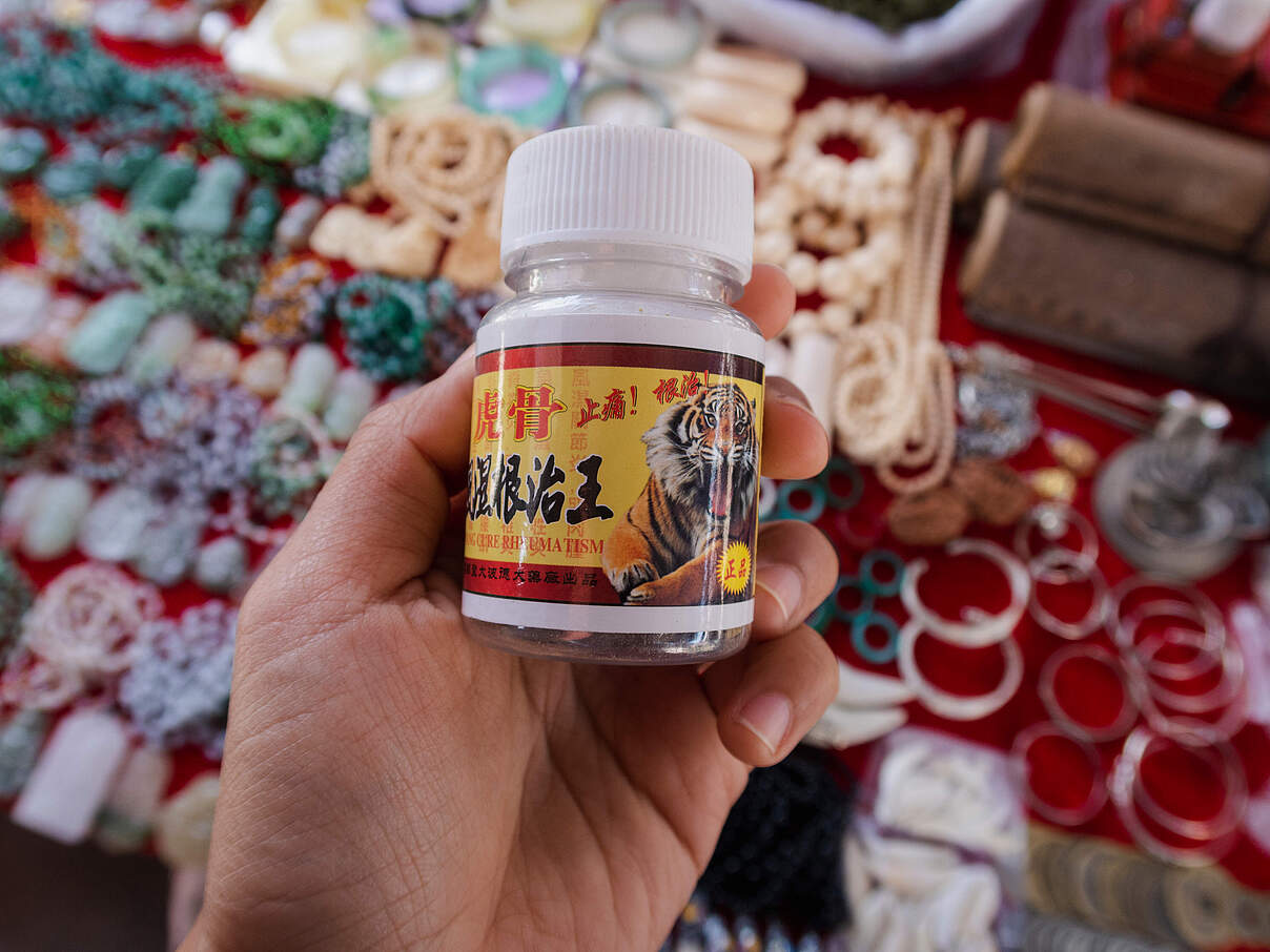 Traditionelle asiatische Medizin mit Tigerteilen 