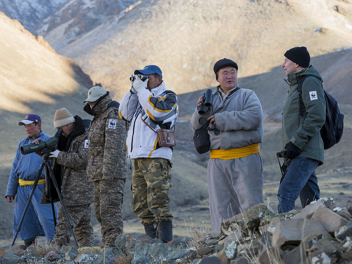 WWF-Mitarbeiter in der WWF-Projektregion Khaar Us Nuur National Park, Mongolei © Thorsten Milse / WWF