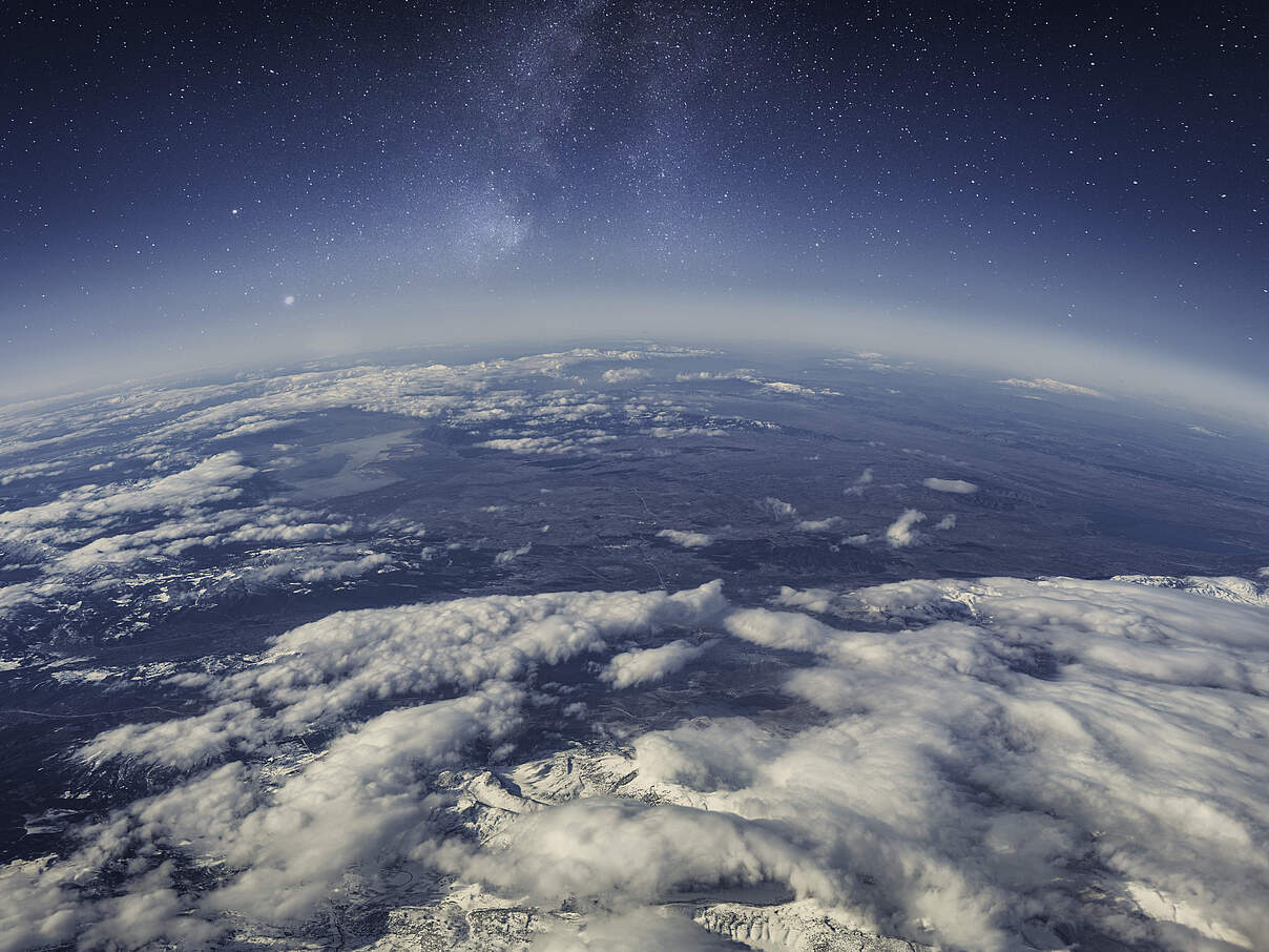 Ein Bild aus dem All mit Blick auf die Erde.