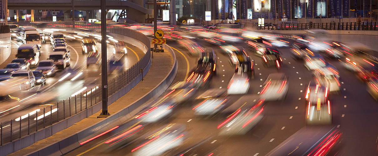 Rush Hour in Dubai City © Global Warming Images / WWF