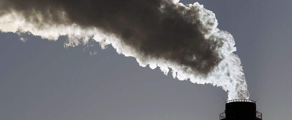 Schornstein Emissionen © Pavle Marjanovic / Getty Images / Hemera / Thinkstock / WWF