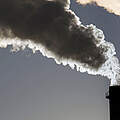 Schornstein Emissionen © Pavle Marjanovic / Getty Images / Hemera / Thinkstock / WWF