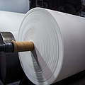 Papierherstellung © hxdyl / iStock / Getty Images Plus