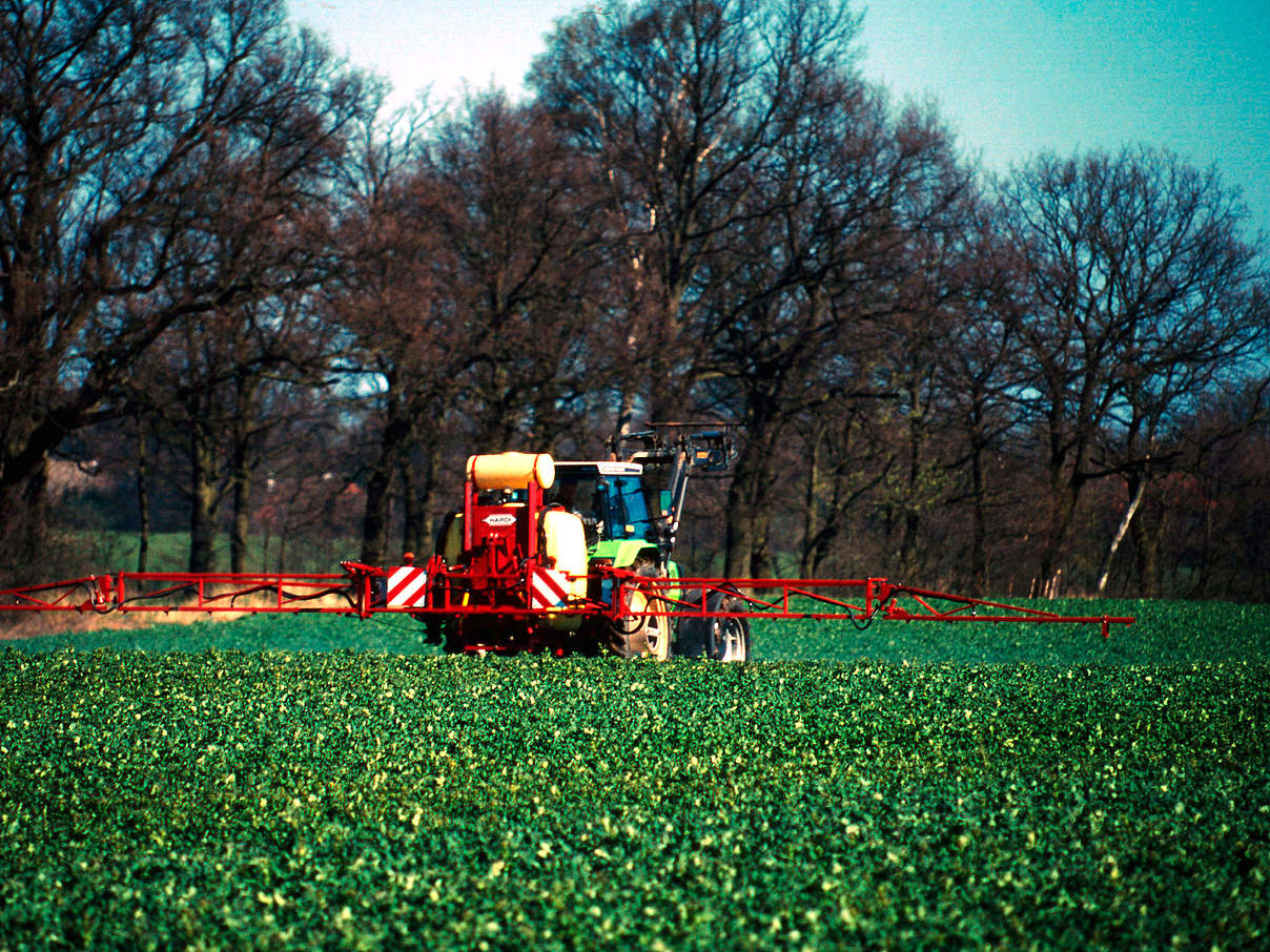 Landwirtschaftlicher Einsatz von Pestiziden © Chris Martin Bahr / WWF