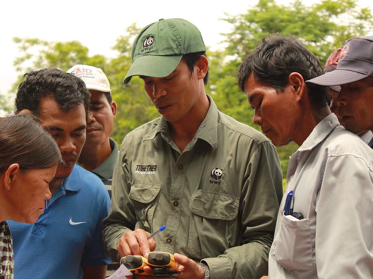Ausbilder des WWF © Mallory Graves / WWF-Greater Mekong
