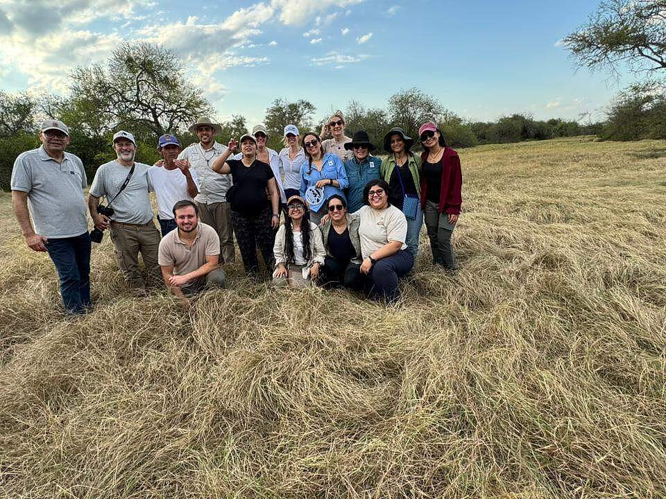 Gruppenfoto mit den Kolleg:innen des WWF Paraguay © WWF Paraguay Gruppenfoto mit den Kolleg:innen des WWF Paraguay © WWF Paraguay