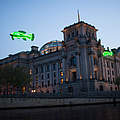 Fliegende Fische über Berlin. © David Biene / WWF