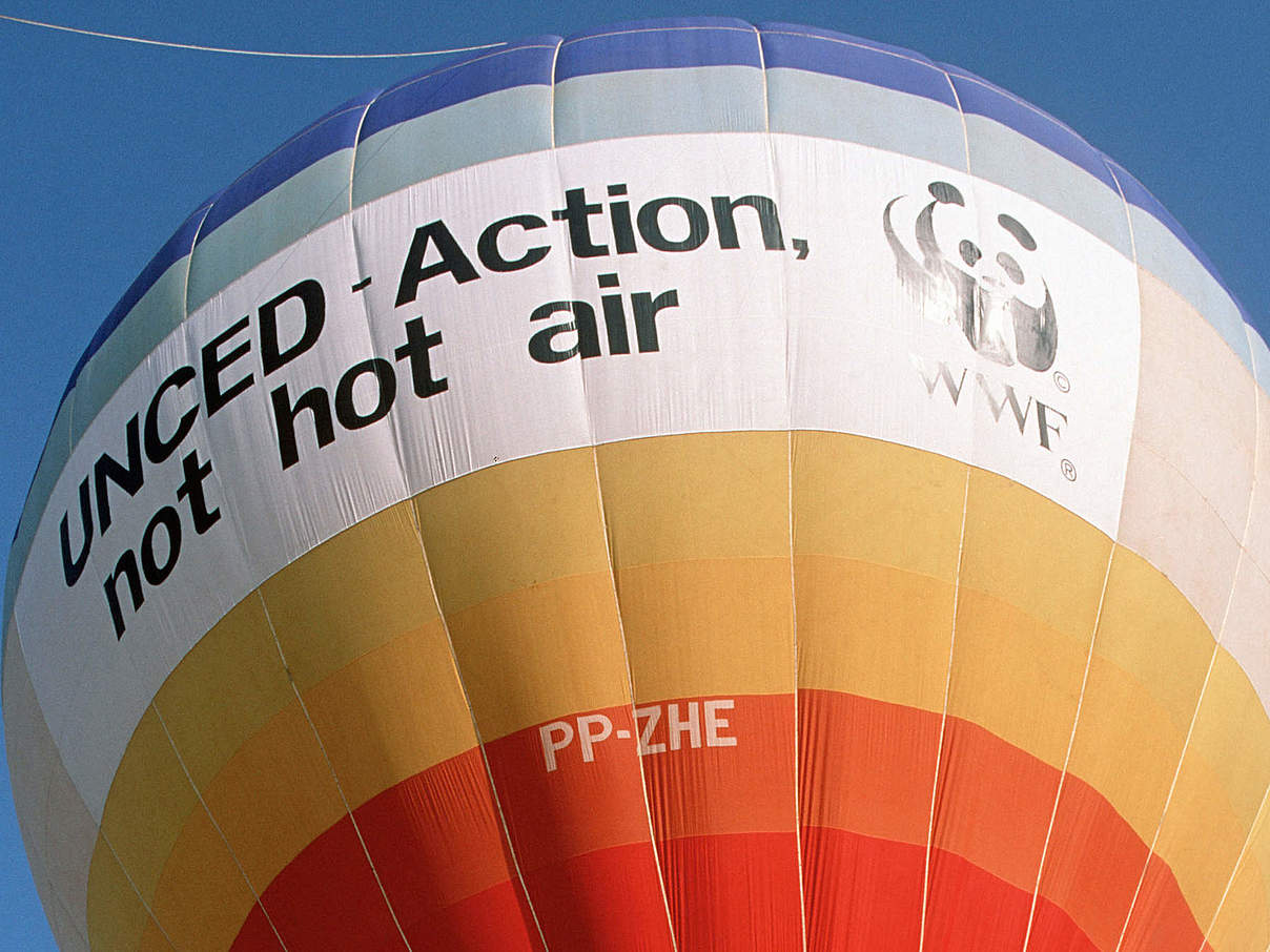 WWF Ballon Weltnaturschutzstrategie © Juan Pratginestos / WWF