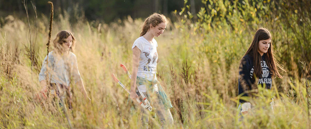 Clean Up Walk © Peter Jelinek / WWF