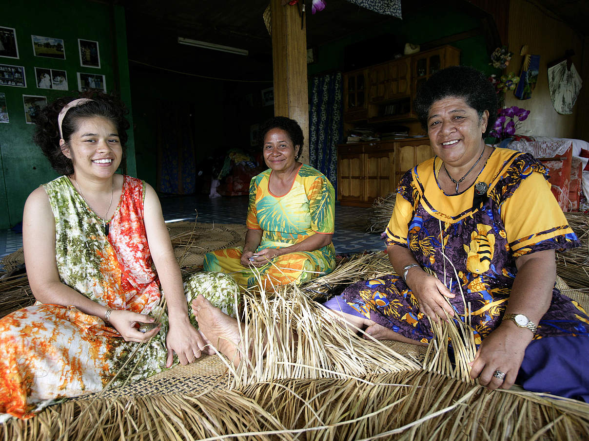 Frauen fertigen Grasmatten © Brent Stirton / Getty Images