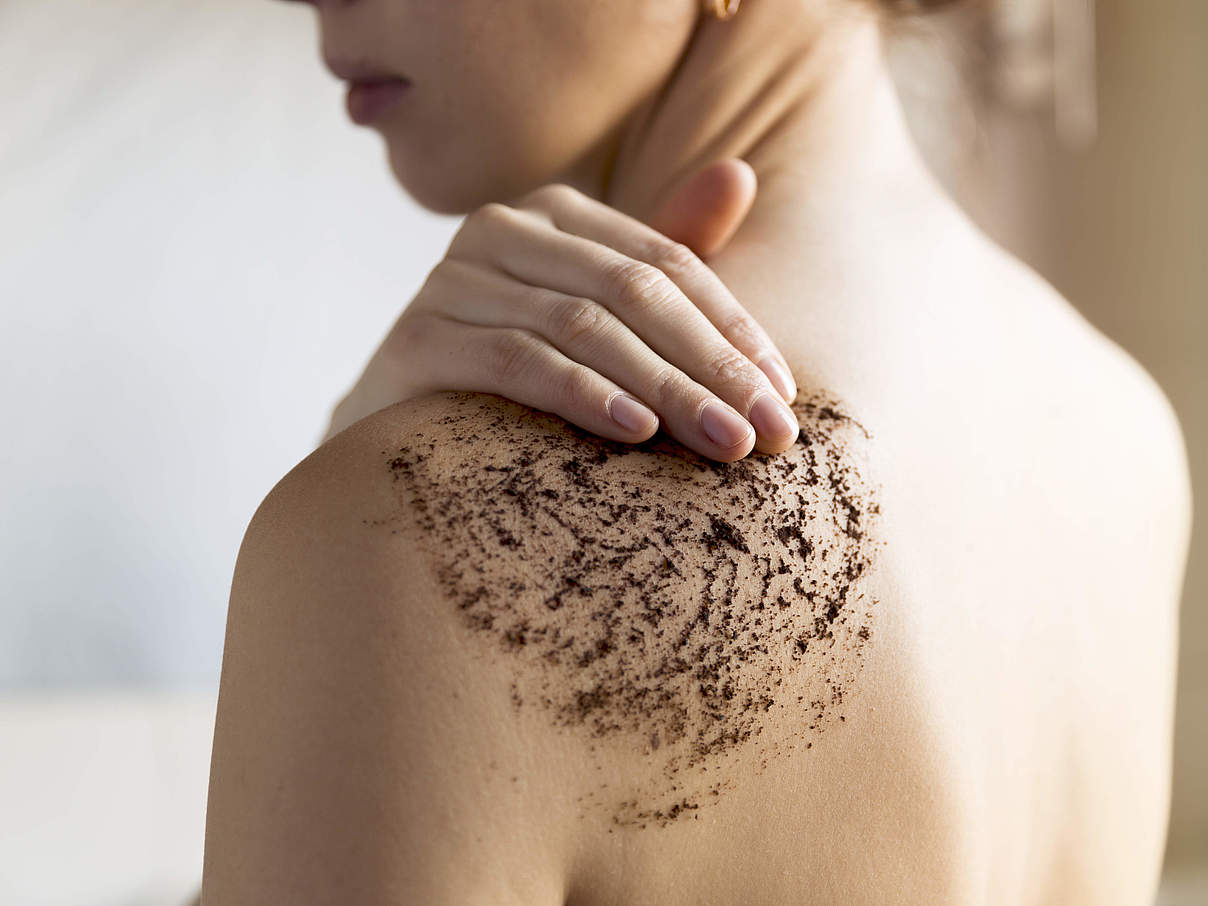 Peeling enthält Mikroplastik © artursfoto / iStock GettyImages