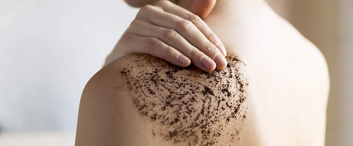 Peeling enthält Mikroplastik © artursfoto / iStock GettyImages