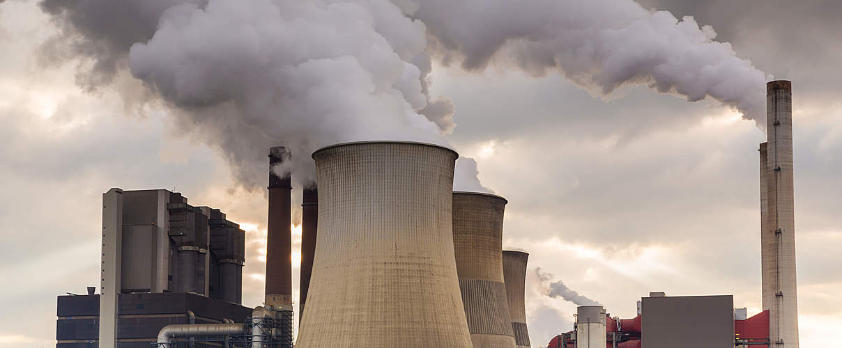 Kohlekraftwerk in Weisweiler, Nordrhein-Westfalen © iStock / GettyImages