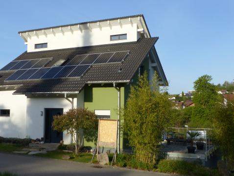 Haus mit Solaranlage aus Emmendingen © Kristina D.