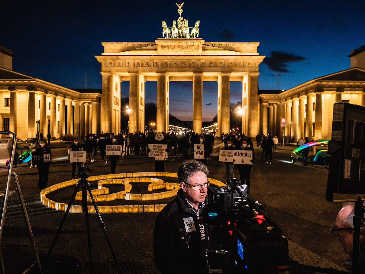 Christoph Heinrich vor dem Brandenburger Tor © Andi Weiland / WWF